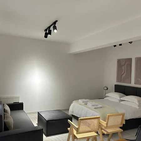 Oikia Apozari Mikros Filippos Castória